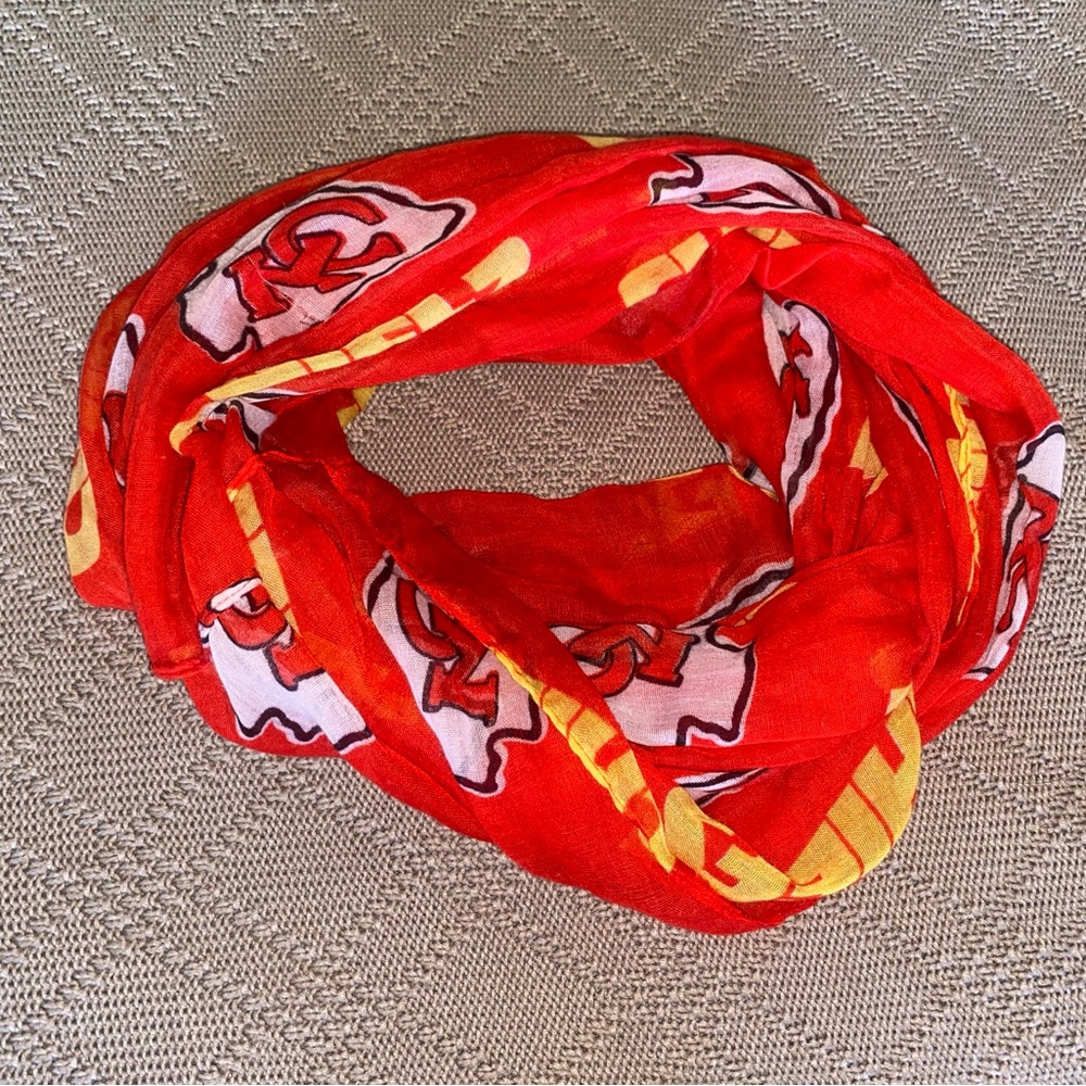 Cheifs infinity scarf